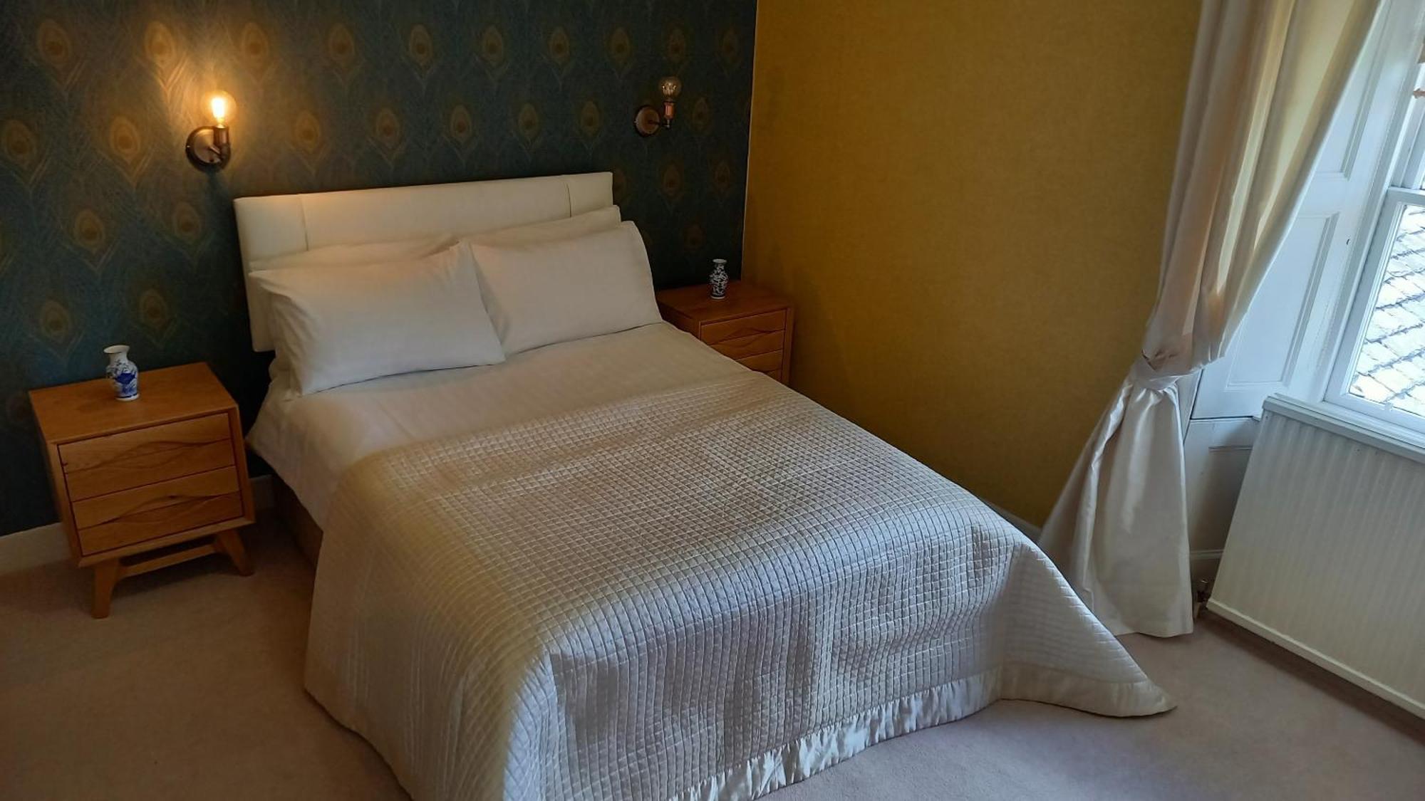 One Marine Place Port Bannatyne Room photo