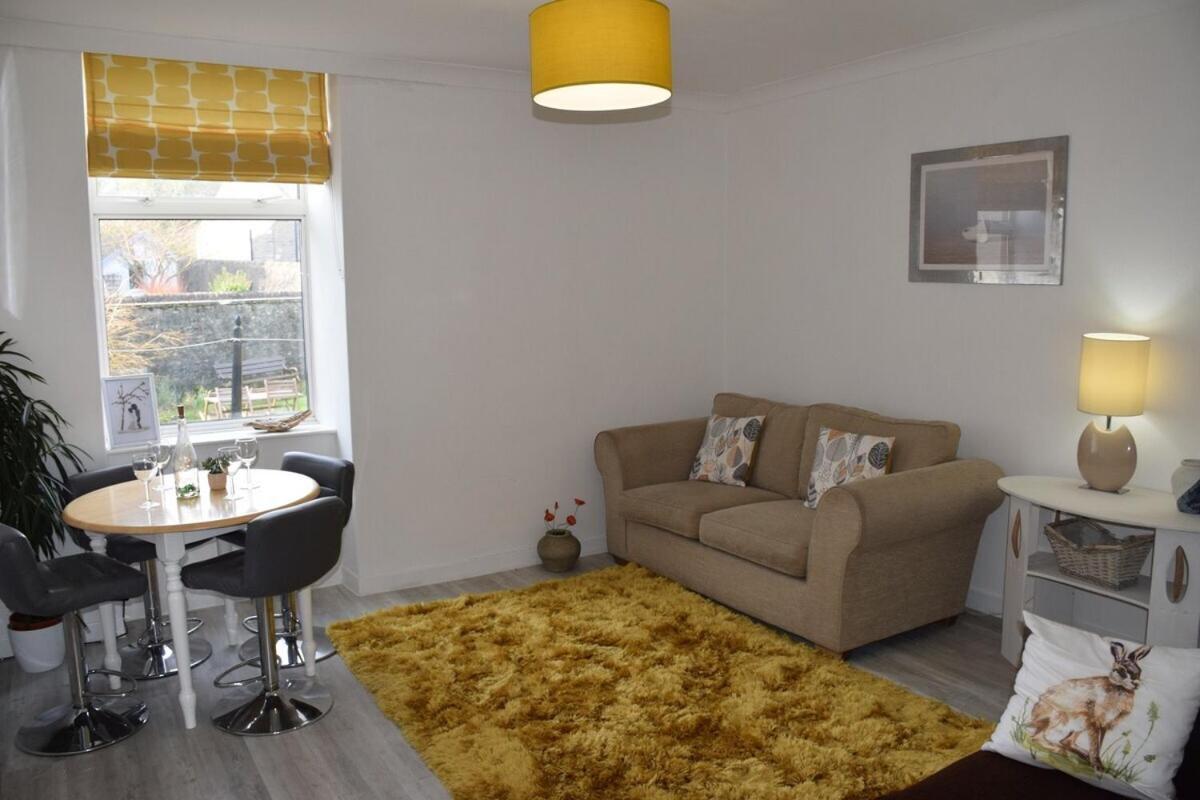 One Marine Place Port Bannatyne Room photo