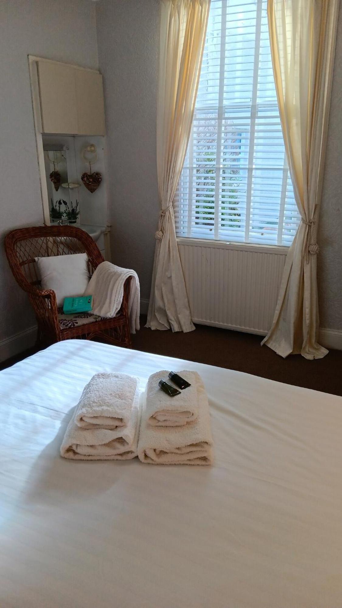 One Marine Place Port Bannatyne Room photo
