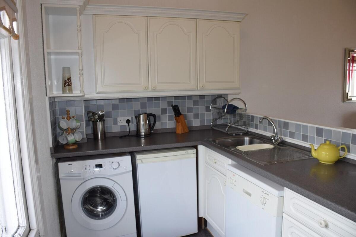 One Marine Place Port Bannatyne Room photo