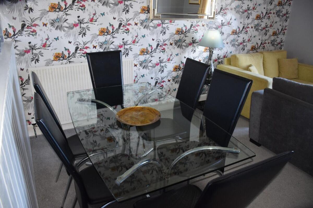 One Marine Place Port Bannatyne Room photo