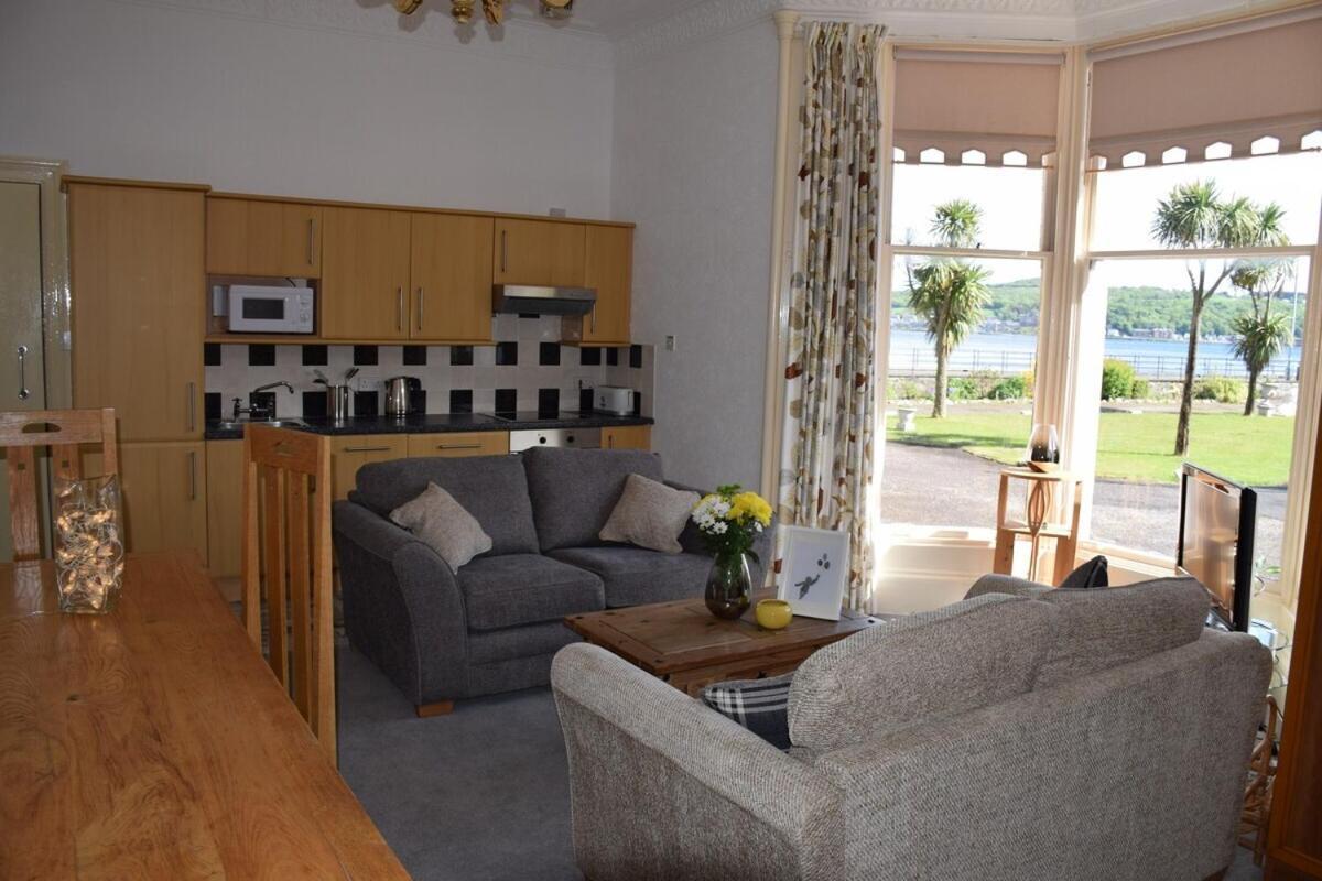 One Marine Place Port Bannatyne Room photo