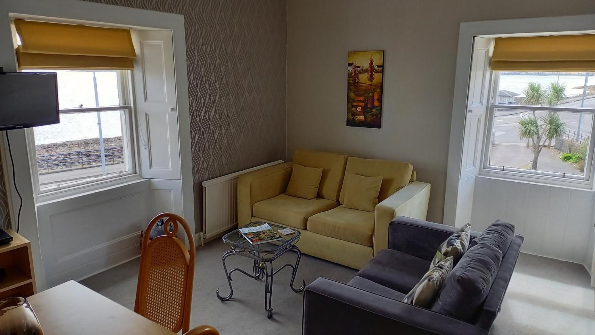 One Marine Place Port Bannatyne Room photo