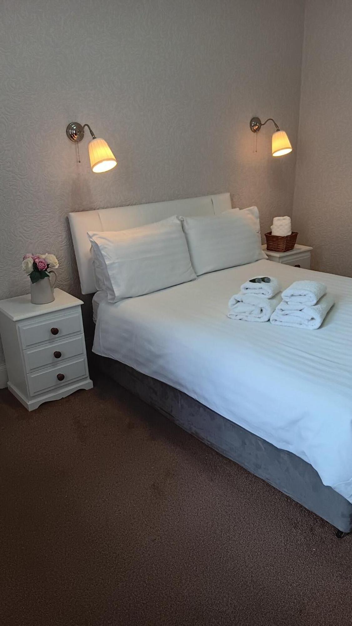 One Marine Place Port Bannatyne Room photo
